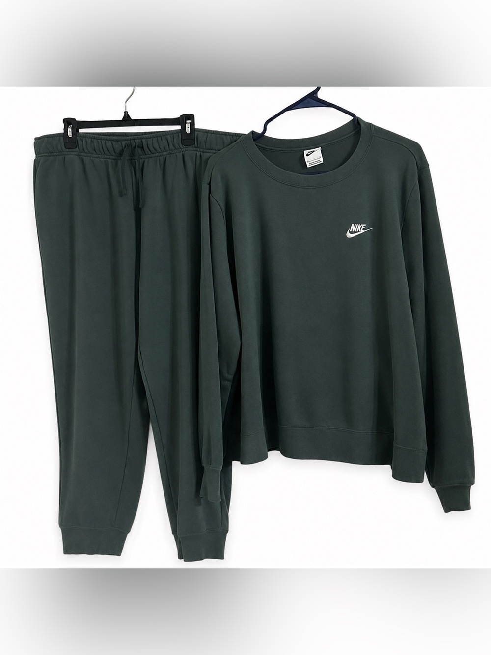Nike Women’s Plus Size 2 Piece Fleece Set Green 2X Top 1X Joggers